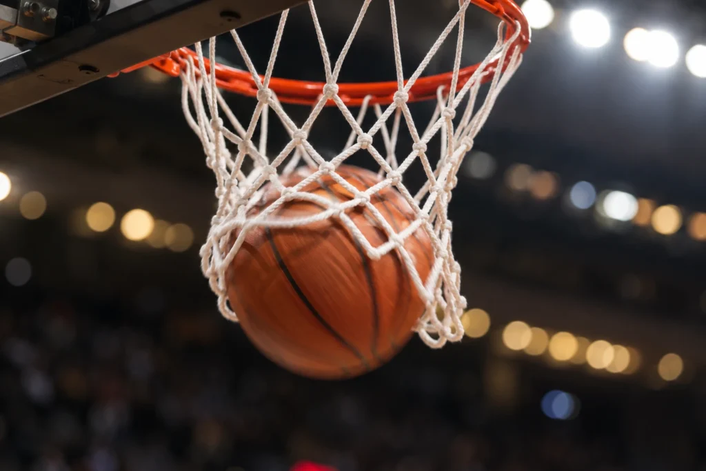 NBA faktid: ajalugu, rekordid ja 2026. aasta meister 3 Korvpall langeb läbi korvi võrgu